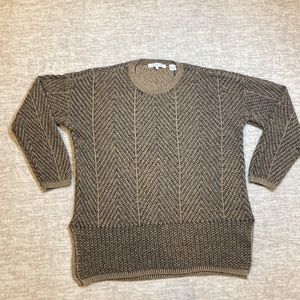 Eight Eight Eight women’s brown knit pullover shark bite hem sweater size large